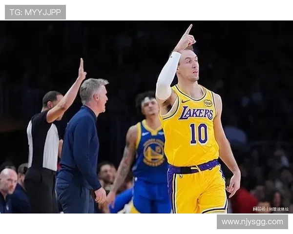 湖人替补闪耀肯纳德全面开花克勒贝尔压制艾顿